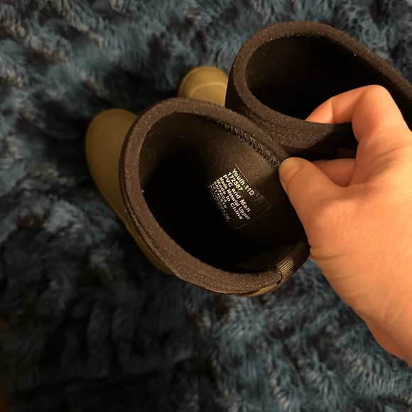 Magellan Outdoors Kids Camo Boots - Green and Brown - Picture 3 of 4